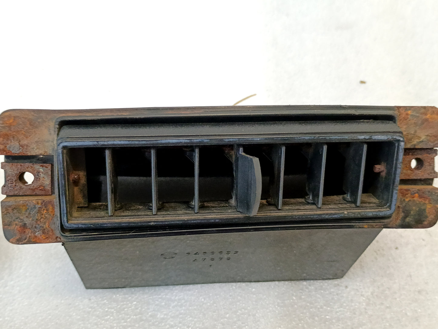 75-80 AC Vent Set of 3 Air Conditioner Vents (Used) D100 D150 D200 D300