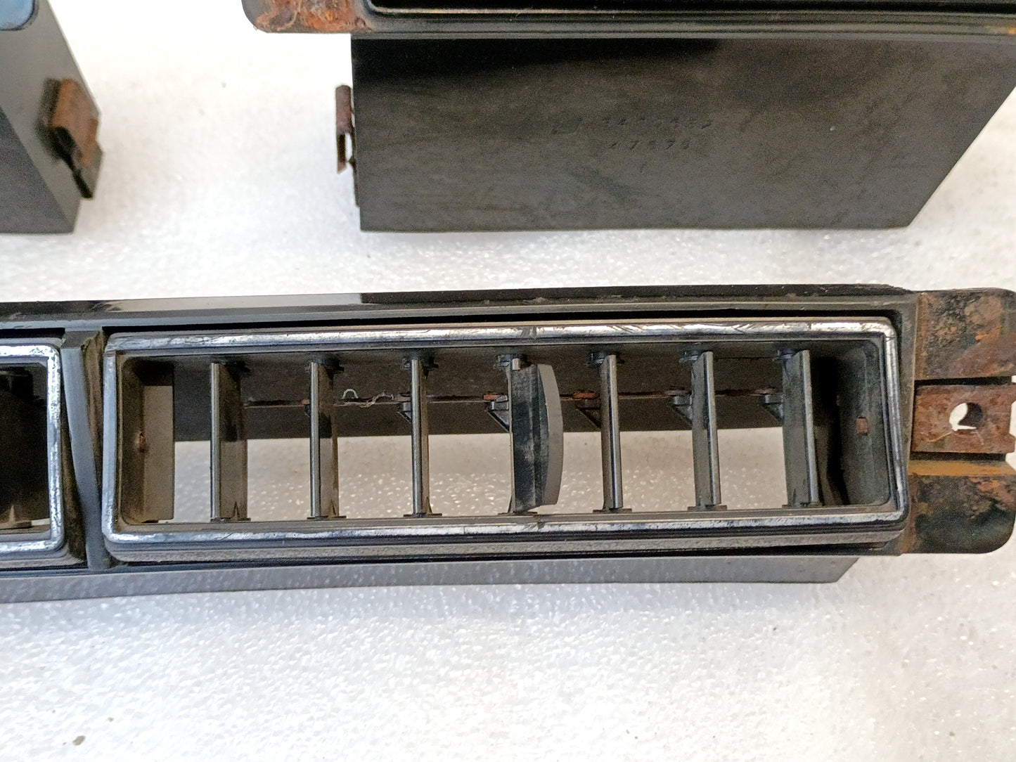 75-80 AC Vent Set of 3 Air Conditioner Vents (Used) D100 D150 D200 D300