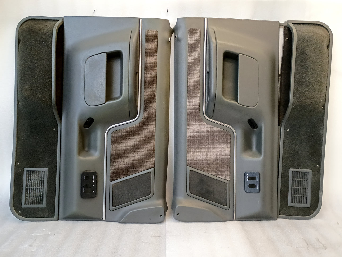 87-91 Deluxe Dark Gray Door Panel Set (Used) F150 F250 F350 Bronco XLT