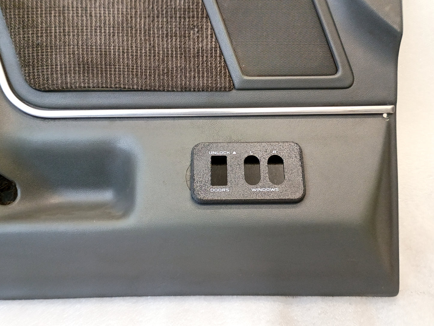 87-91 Deluxe Dark Gray Door Panel Set (Used) F150 F250 F350 Bronco XLT