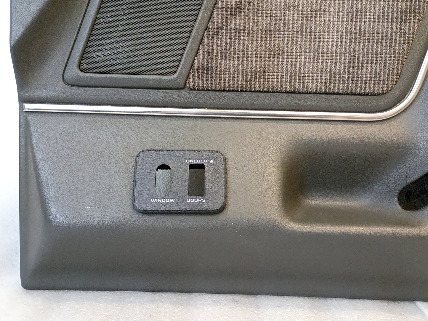 87-91 Deluxe Dark Gray Door Panel Set (Used) F150 F250 F350 Bronco XLT
