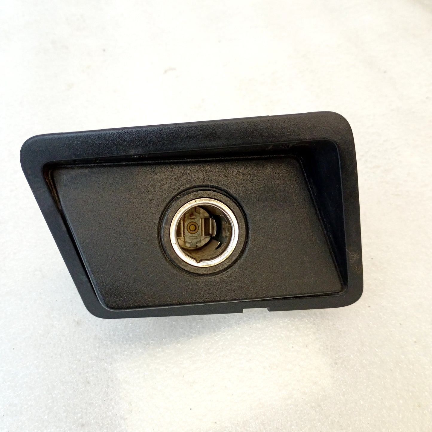 08-16 Dash 12 Volt Power Port w/ Bezel (Used) OEM Ford F250 F350 Super Duty