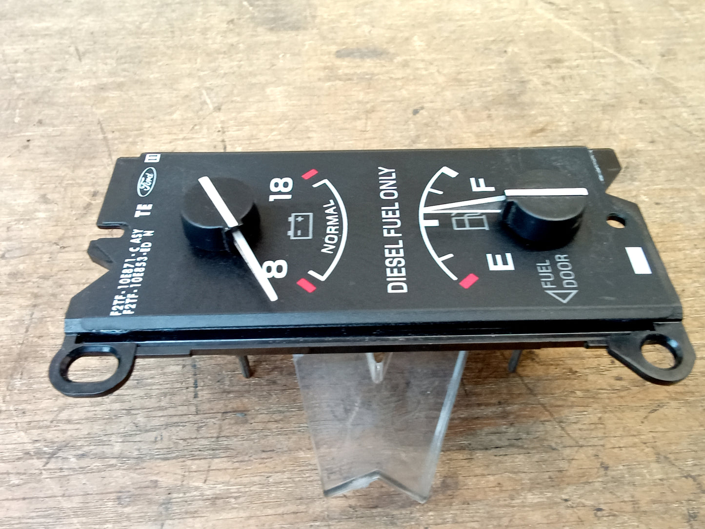 92-97 Volt/Battery and Diesel Fuel Gauge (Used) Ford F250 F350 Bronco OEM