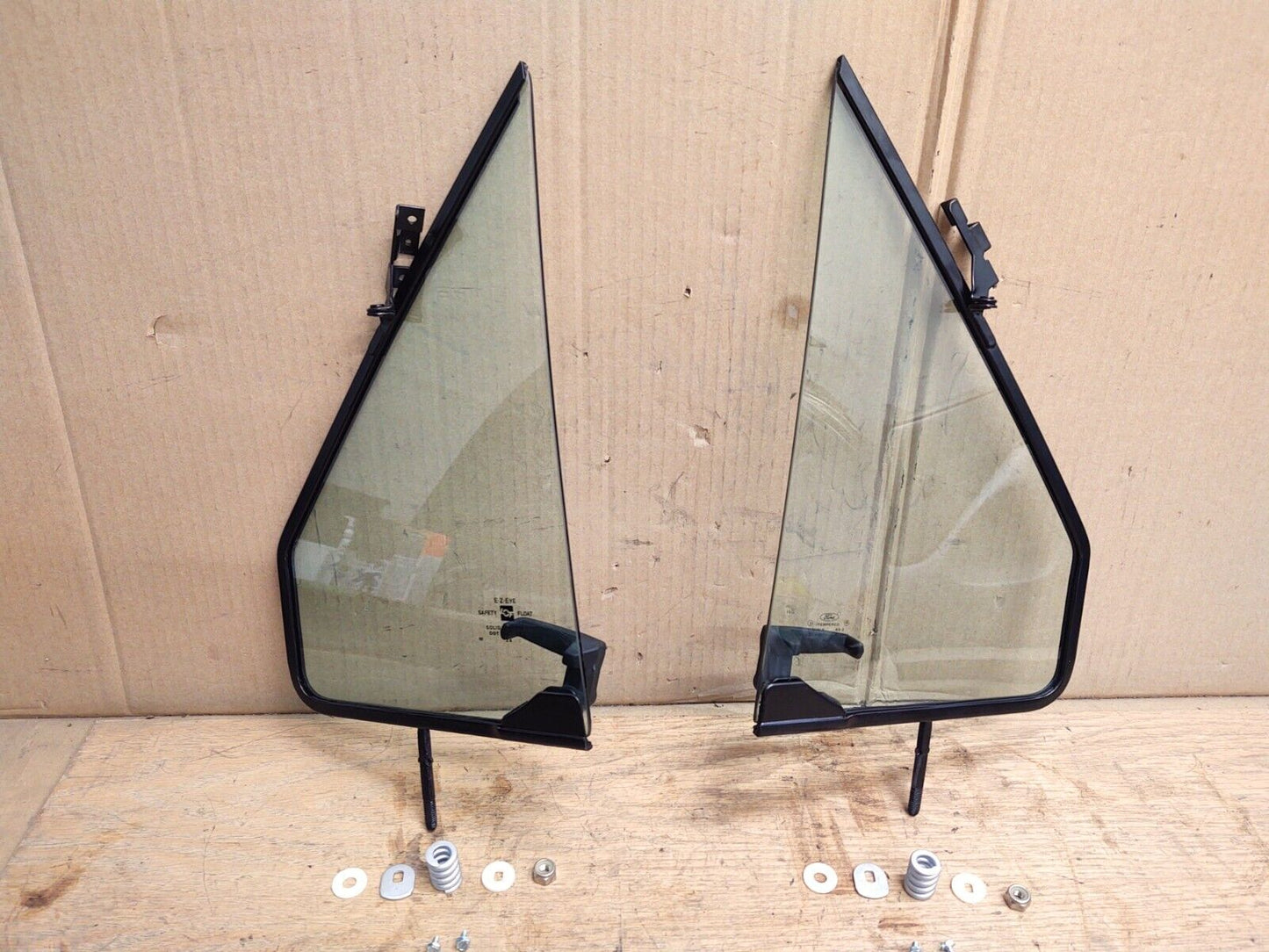 92-96 Vent/Wing Window Set (Remanufactured) Ford F150 F250 F350 Bronco REFURBISHED
