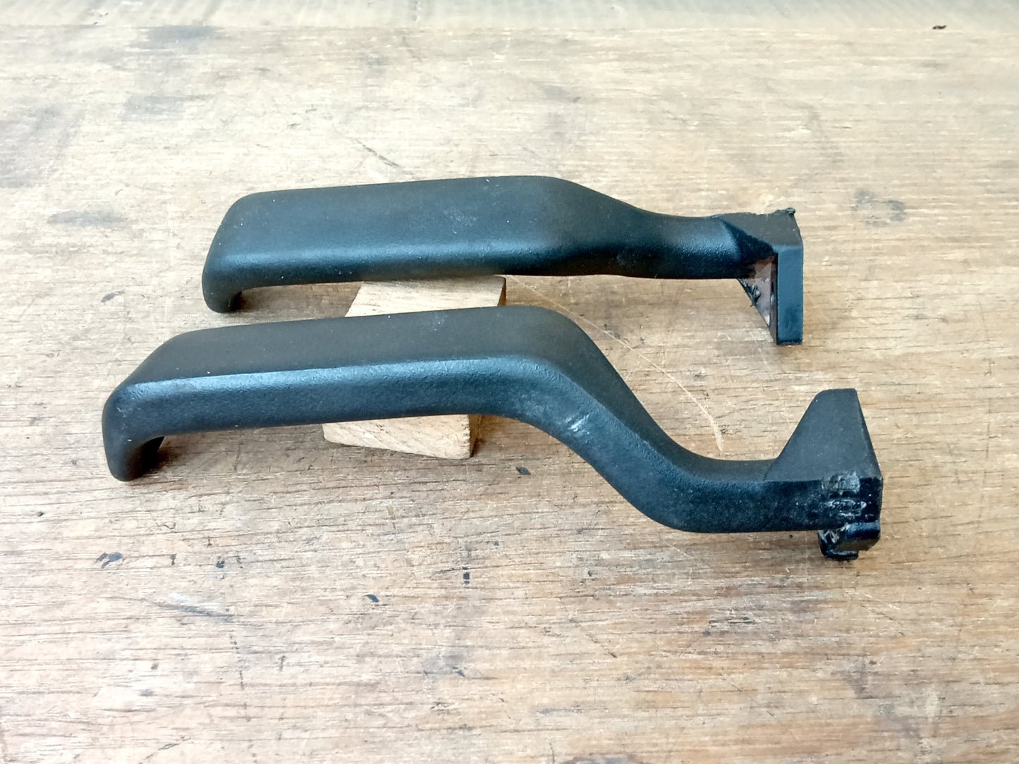 87-97 Black Door Handle Set (Used) Ford F150 F250 F350 Bronco OEM
