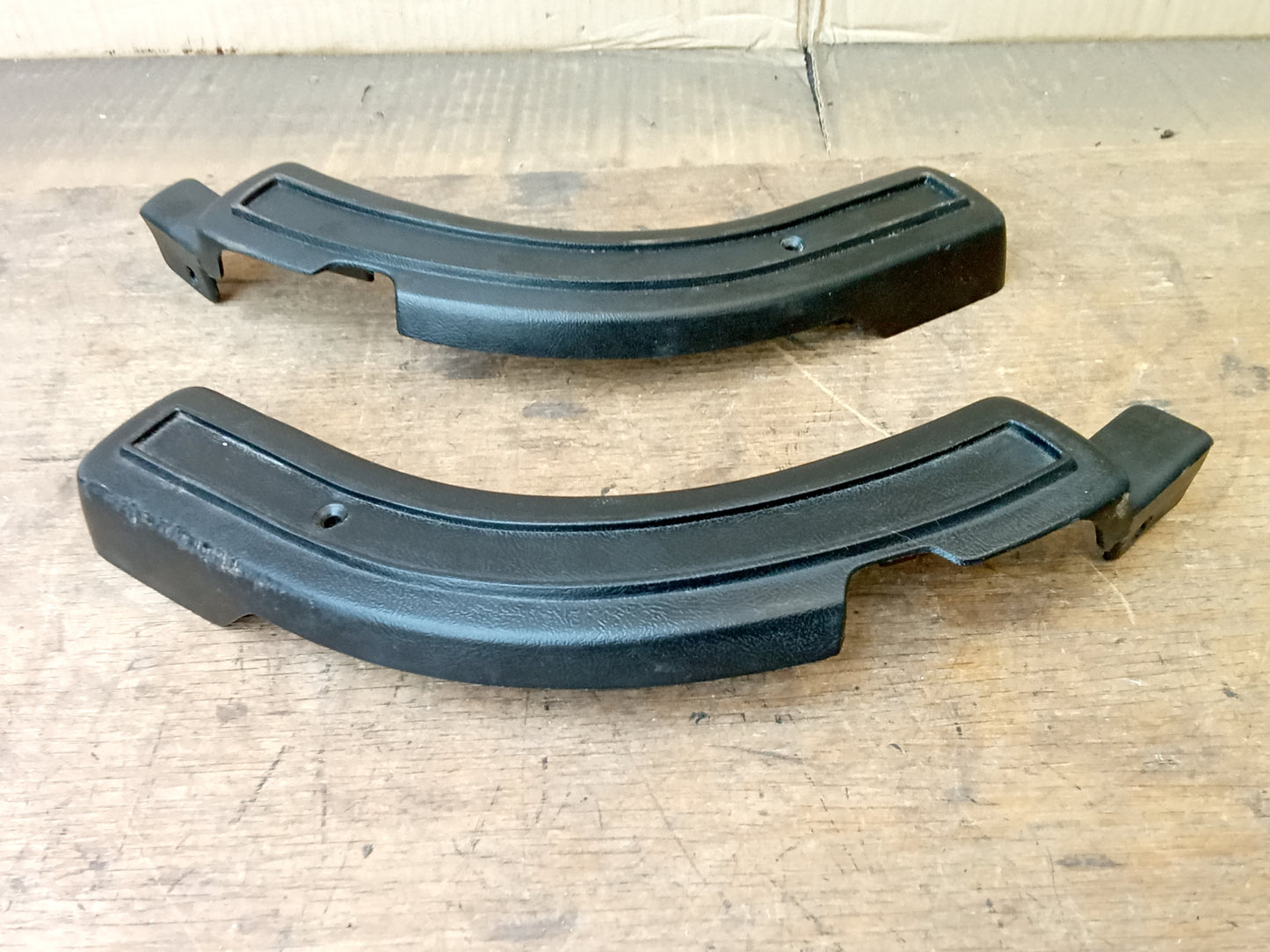 87-91 Black Full Bench Seat Hinge Covers (Used) F150 F250 F350 Bronco