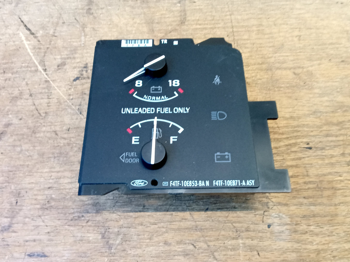 94-97 Volt/Battery & Gas Gauge Without Tach (Used) Ford F150 F250 F350 Bronco OEM
