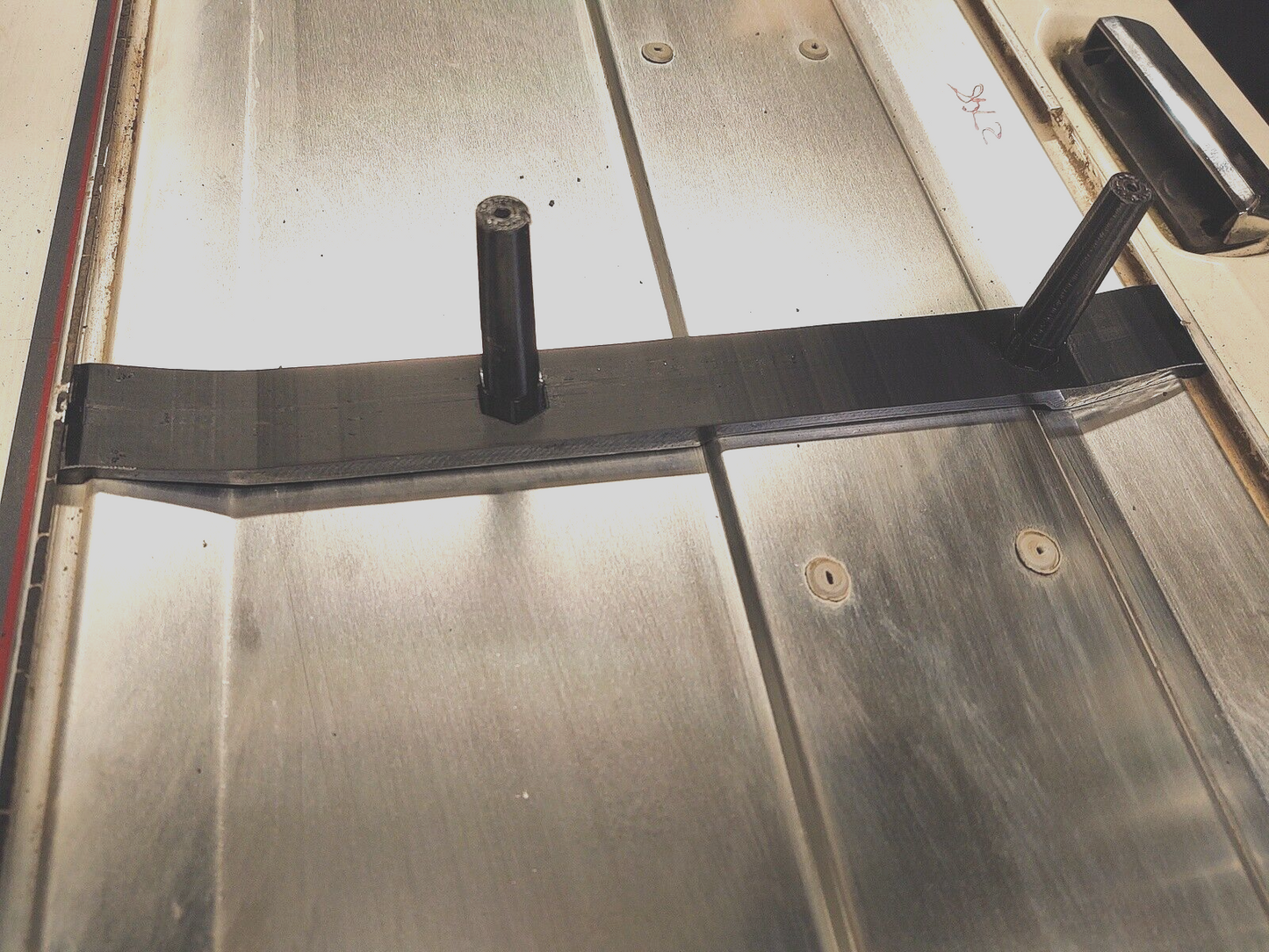 87-96 Bracket Set for Tailgate Trim Panel