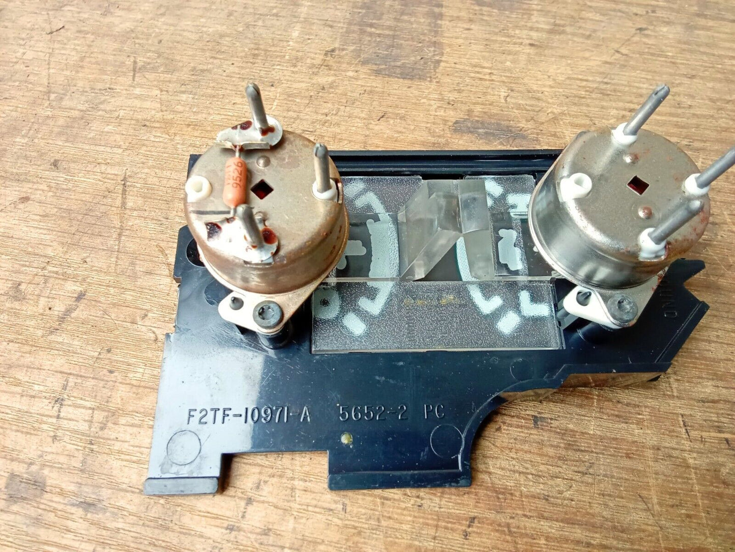 92-97 Oil & Temperature Gauge (Used) Ford F150 F250 F350 Bronco OEM