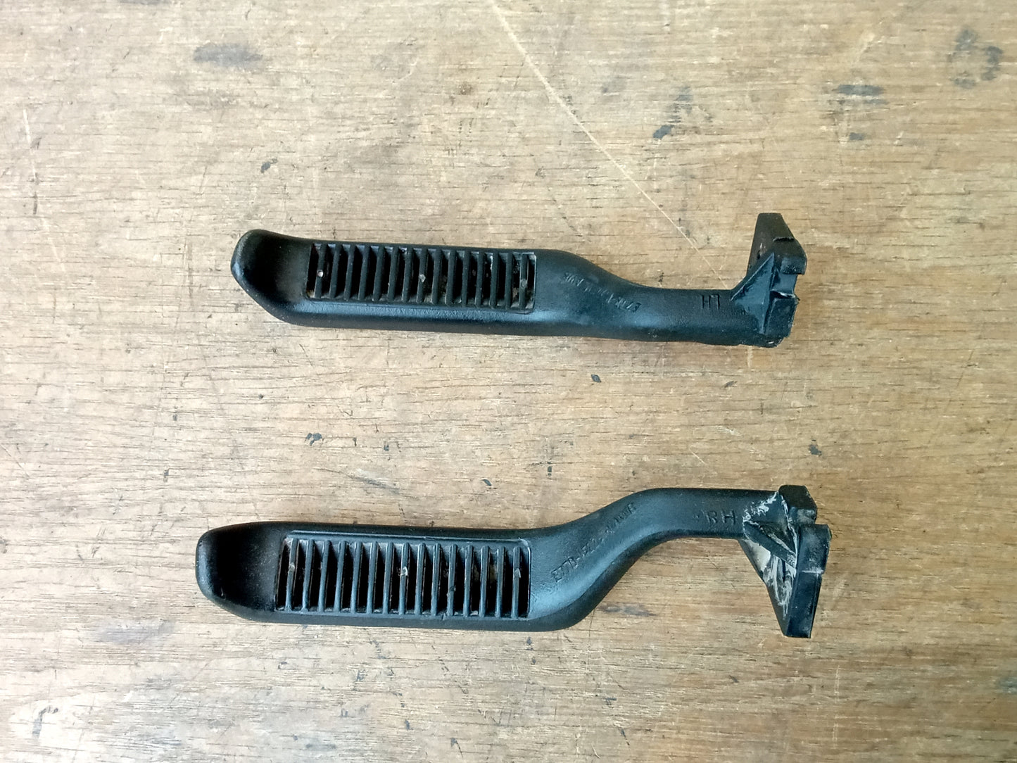 87-97 Black Door Handle Set (Used) Ford F150 F250 F350 Bronco OEM