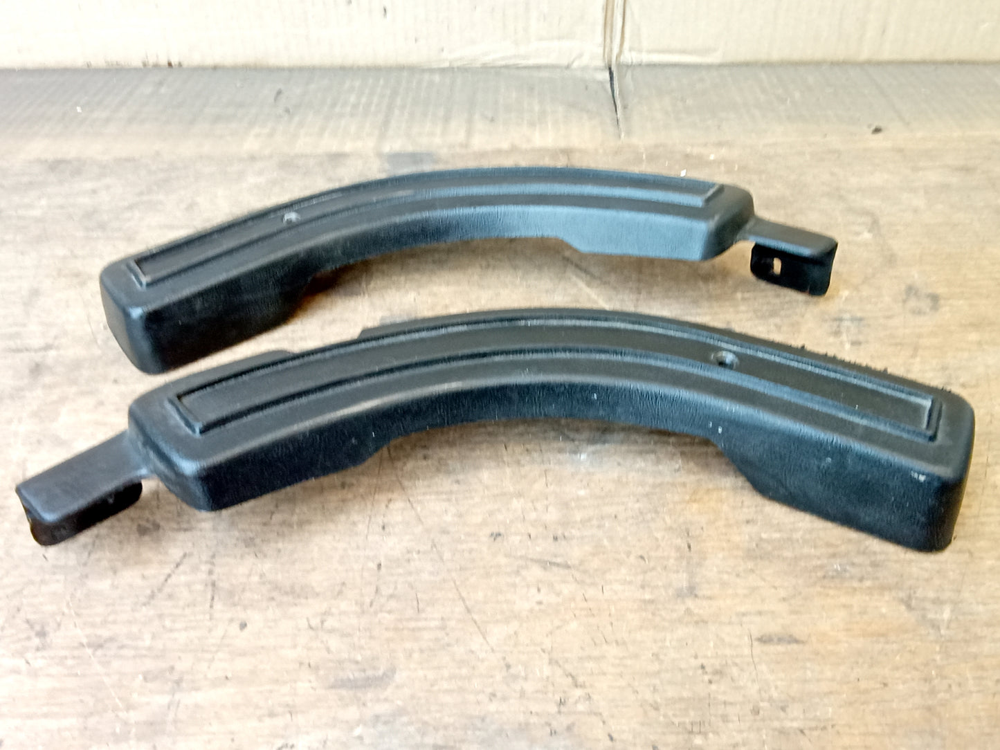 87-91 Black Full Bench Seat Hinge Covers (Used) F150 F250 F350 Bronco